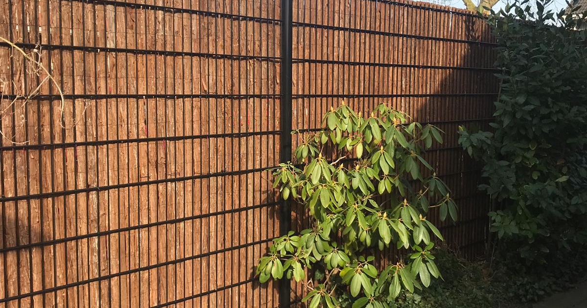 Tuinschutting dubbelstaafmat met hout
